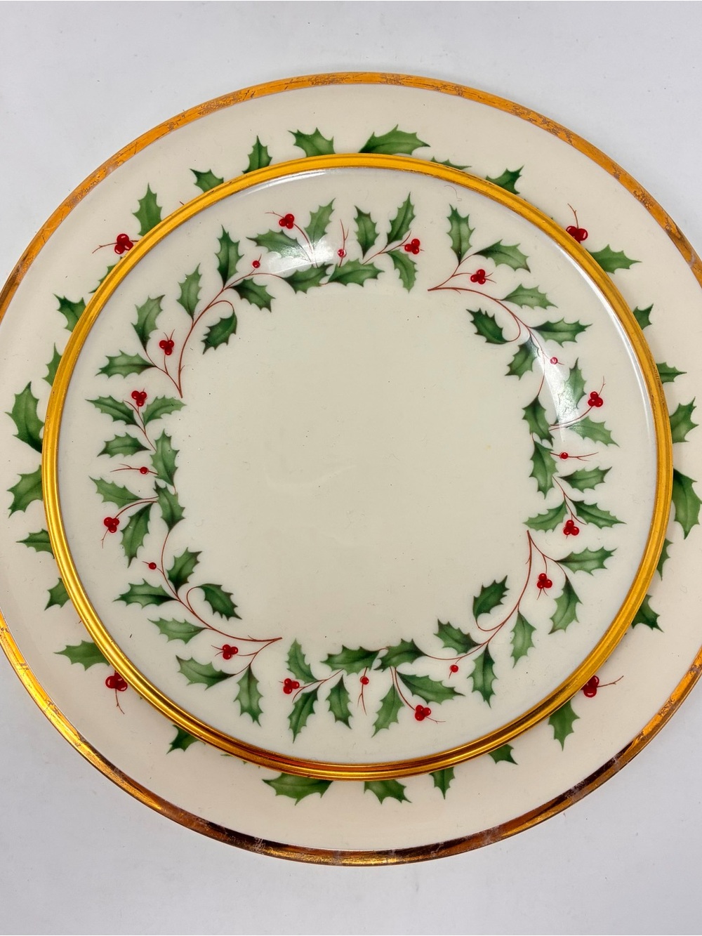 2pc Lenox Holiday 8.25”Salad Plate & 6.5” Bread Butter Plate Christmas Holly